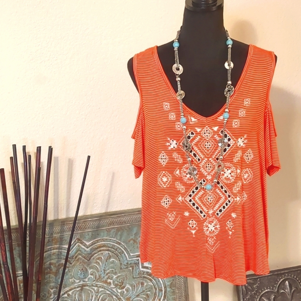 EYESHADOW TOP